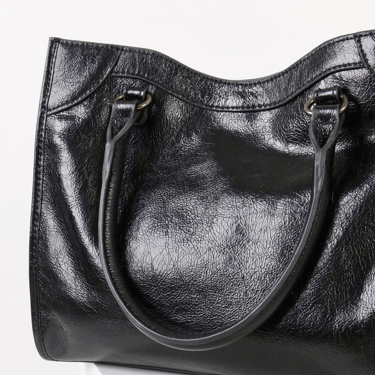 質感真皮|2025新款時尚歐美氣質頭層牛皮休閒鉚釘小眾韓版斜背包高級感機車包「8339」25.11-1