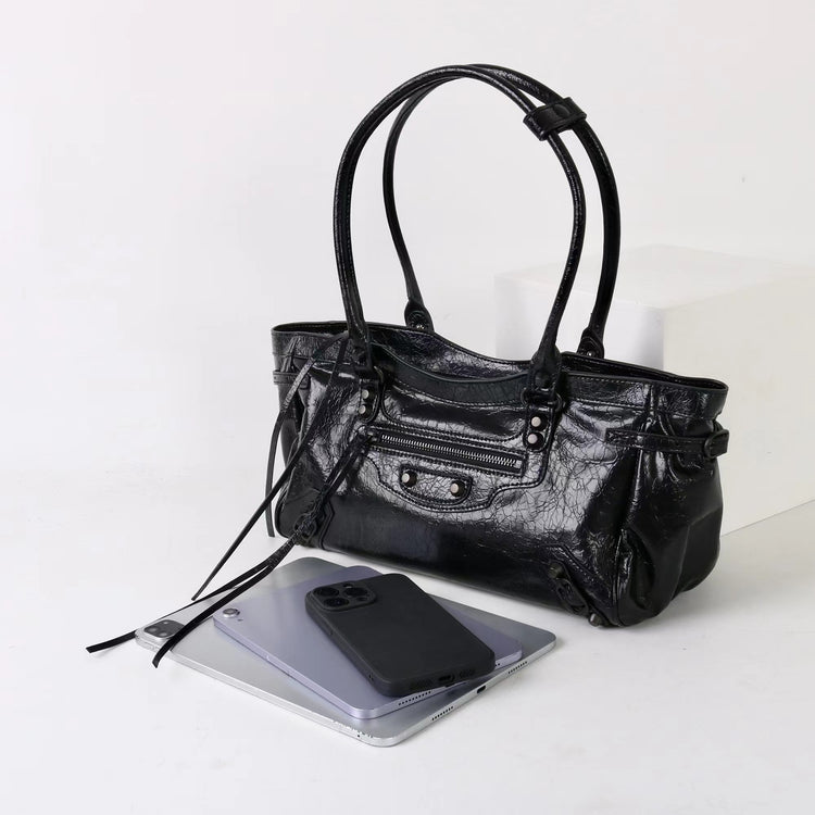 質感真皮|2025新款頭層油臘皮橫款機車包復古鉚釘休閒通勤單肩腋下托特包女「1186-O」25.10-1