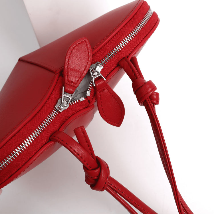 質感真皮|女士新款桃心包包流行爆款時尚超火小眾設計女斜背包愛心腋下包「2462」24.06-1