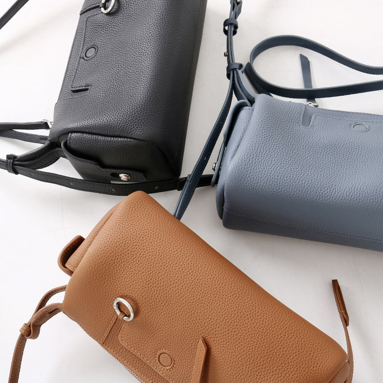 質感真皮|2025新款輕奢小眾高級感頭層牛皮枕頭相機包輕便簡約通勤百搭單肩包「OS53107」25.11-3