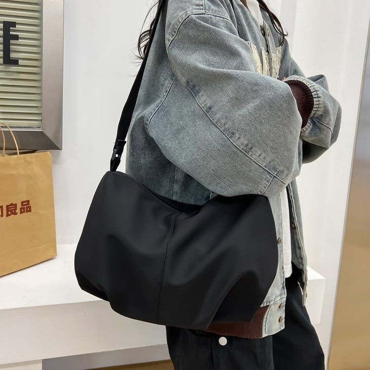 致青春|休閒簡約大容量托特包女2024新款潮流單肩包通勤純色斜挎包「80633-122」24.10-5