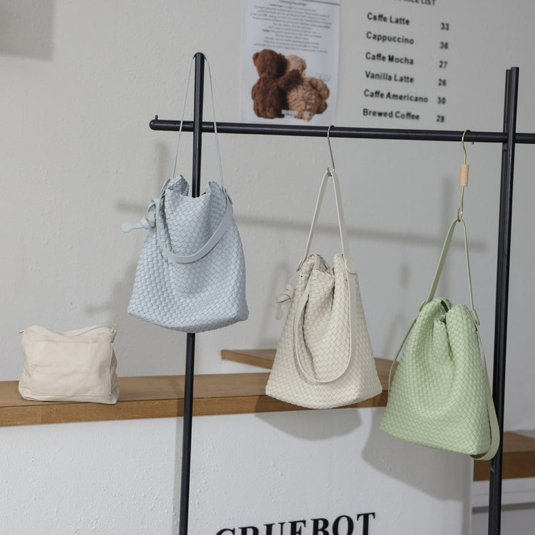 質感真皮|2024夏新款休閒編織菜籃水桶包小眾大容量單肩高級感簡約斜背包「6942」24.07-2