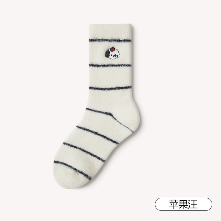 女襪|加絨加厚襪子女秋冬蓄熱鎖溫保暖親膚澳絨襪小狗刺繡彈力中筒襪「HC5106」24.12-1