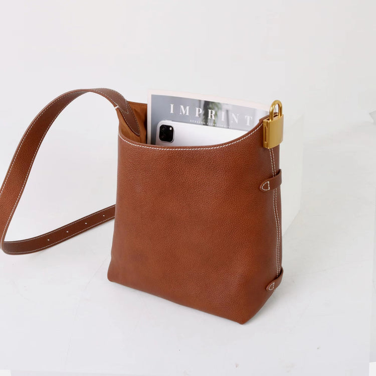 質感真皮|新款福寶頭層牛皮鎖扣hobo水桶包單肩斜背包真皮女包腋下包包「TG2503-3」25.03-3