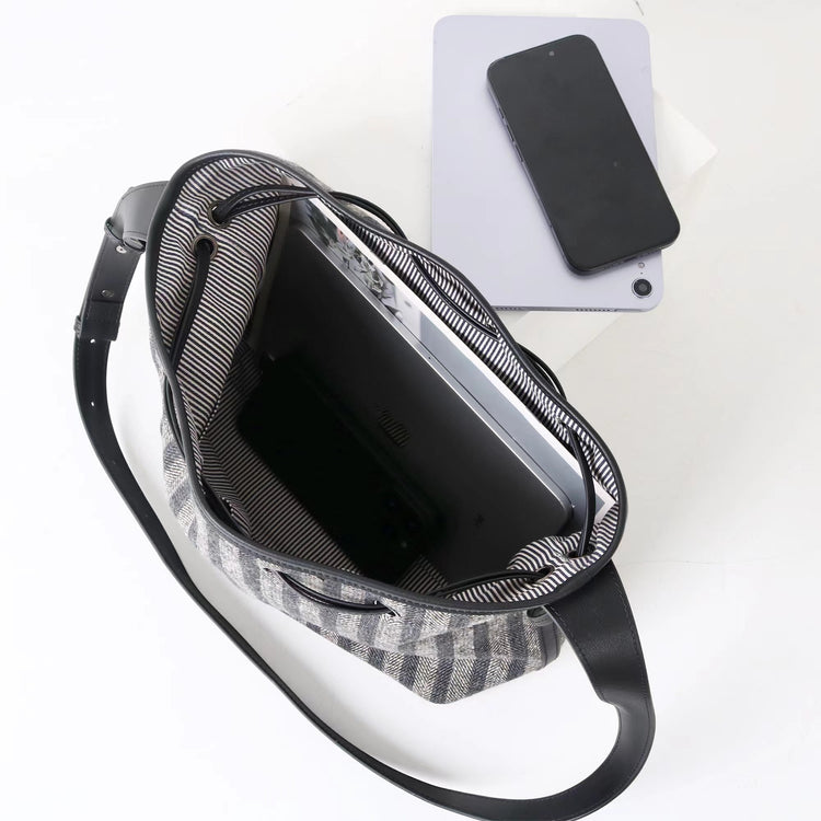 質感真皮|2025新款羊毛呢配真皮大容量條紋托特包女士通勤水桶包大包「7034」25.06-4