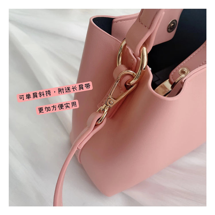 日韓流行|小眾自製夏新品草莓粉斜挎水桶包迷你手提包韓氣質高級感單肩小包「9399#」24.06-1