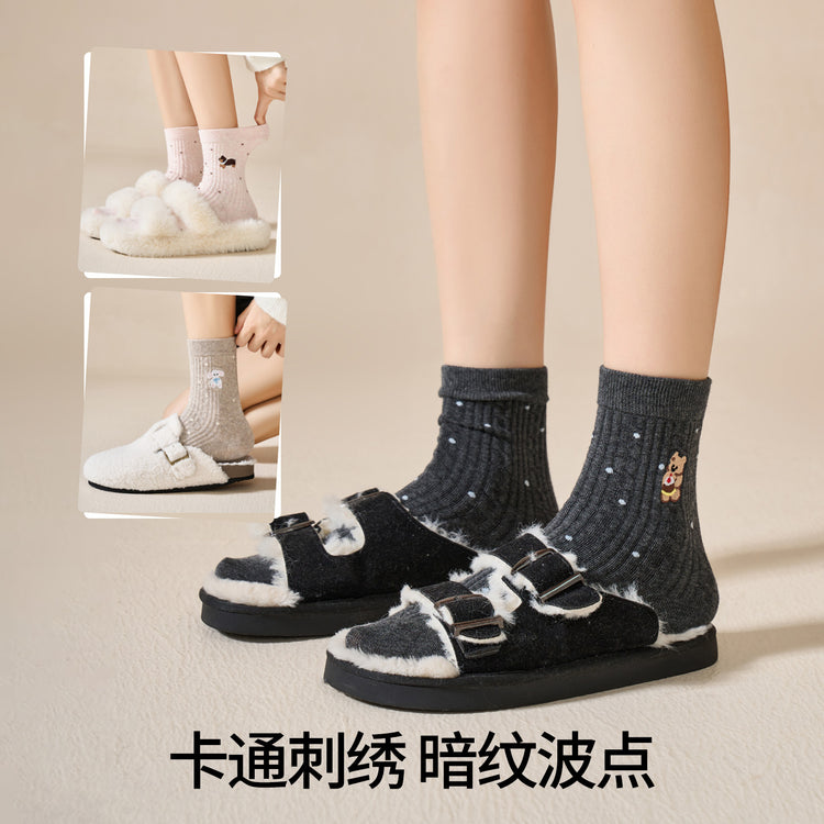女襪|襪子女士秋冬棉質刺繡可愛小熊堆堆襪彈力無骨吸汗透氣中筒襪「ZX25517」25.10-4