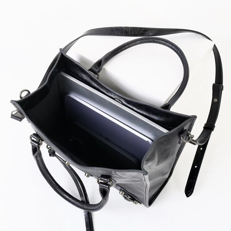 質感真皮|2025新款時尚歐美氣質頭層牛皮休閒鉚釘小眾韓版斜背包高級感機車包「8339」25.11-1