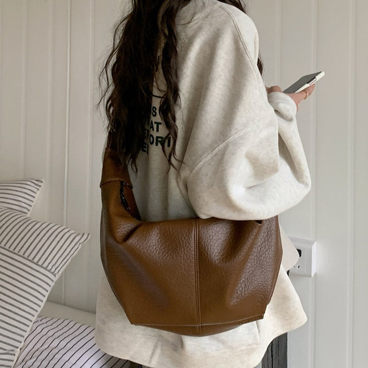 日韓流行|韓系ins大容量復古軟皮褶皺餃子包慵懶風休閒百搭牛角單肩斜挎包「9315#」24.03-3