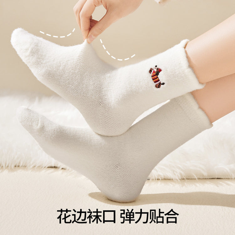 女襪|臘腸狗刺繡襪子女秋冬加厚保暖澳絨中筒襪彈力花邊親膚舒適堆堆襪「H5271」25.12-1