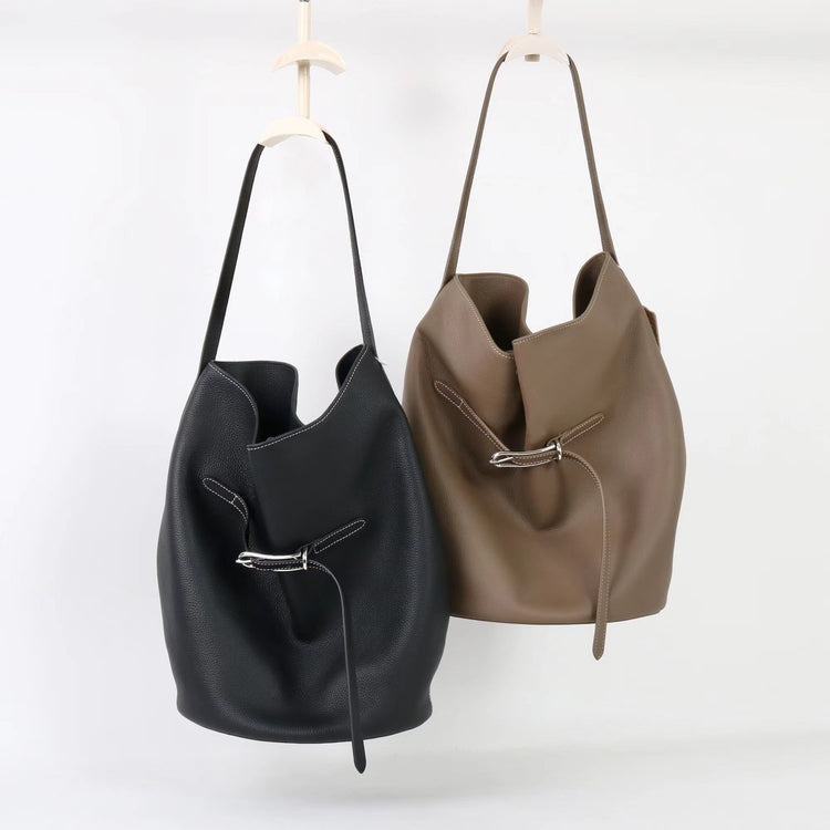 質感真皮|2025新頭層牛皮托特包hobo腋下包皮帶裝飾餃子水桶包百搭單肩包「6185」25.11-2