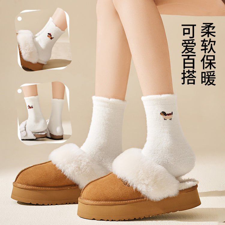 女襪|臘腸狗刺繡襪子女秋冬加厚保暖澳絨中筒襪彈力花邊親膚舒適堆堆襪「H5271」25.12-1