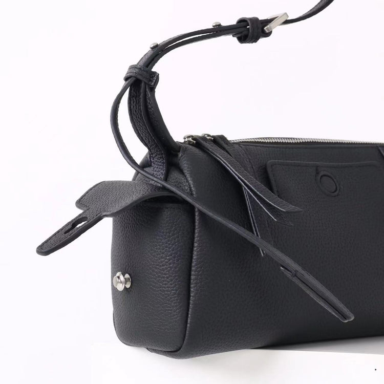 質感真皮|2025新款輕奢小眾高級感頭層牛皮枕頭相機包輕便簡約通勤百搭單肩包「OS53107」25.11-3