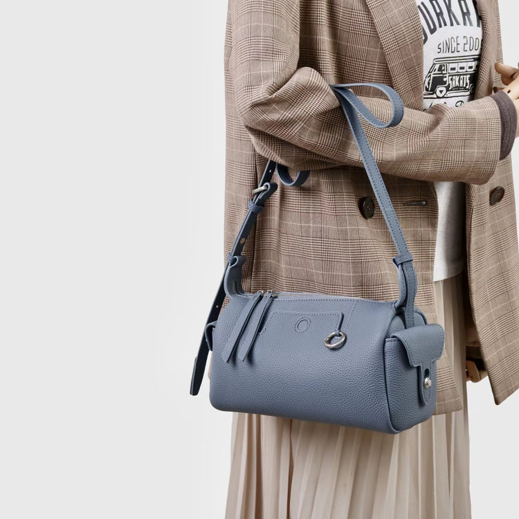 質感真皮|2025新款輕奢小眾高級感頭層牛皮枕頭相機包輕便簡約通勤百搭單肩包「OS53107」25.11-3