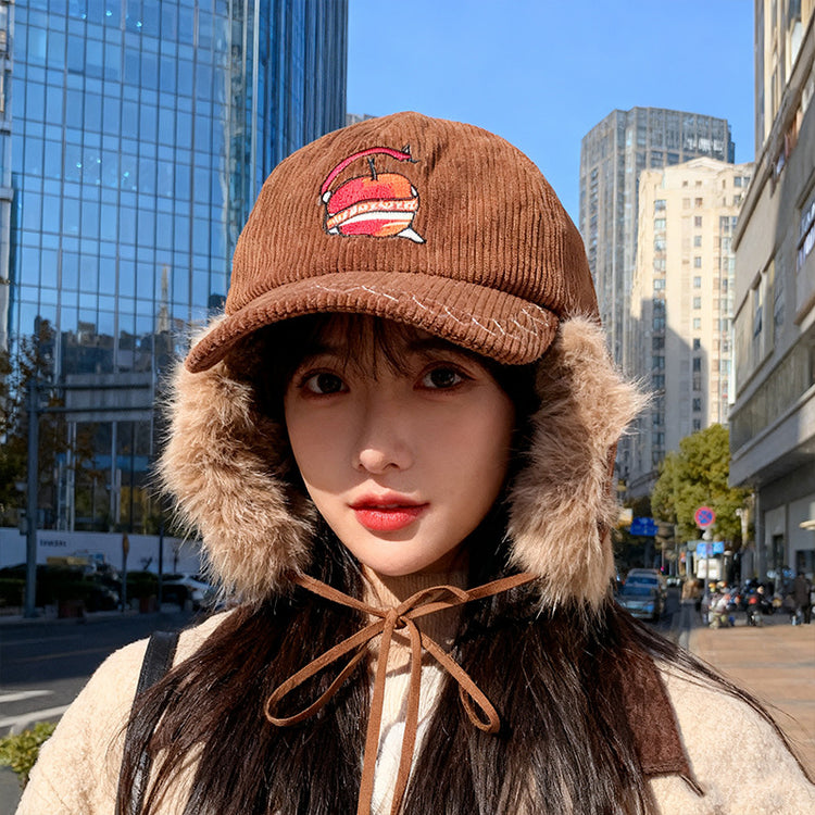 流行帽子|韓版蘋果刺繡帽子女秋冬戶外防風保暖百搭顯臉小鴨舌帽子男「C5759」25.11-1