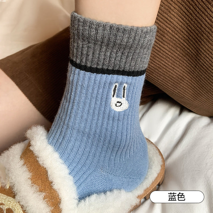 女襪|美拉德羊毛襪子女秋冬季加絨加厚中筒襪卡通刺繡保暖親膚睡眠襪「MK4215」24.11-1