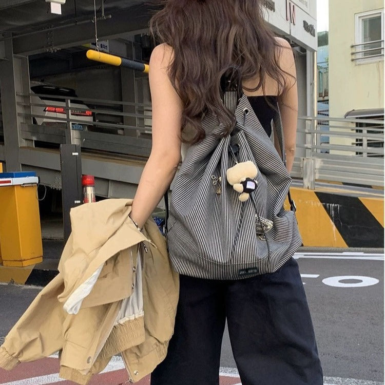 日韓流行|學生休閒雙肩包包女2023夏季新款潮韓國條紋帆布包百搭大容量背包「9422#」24.07-1