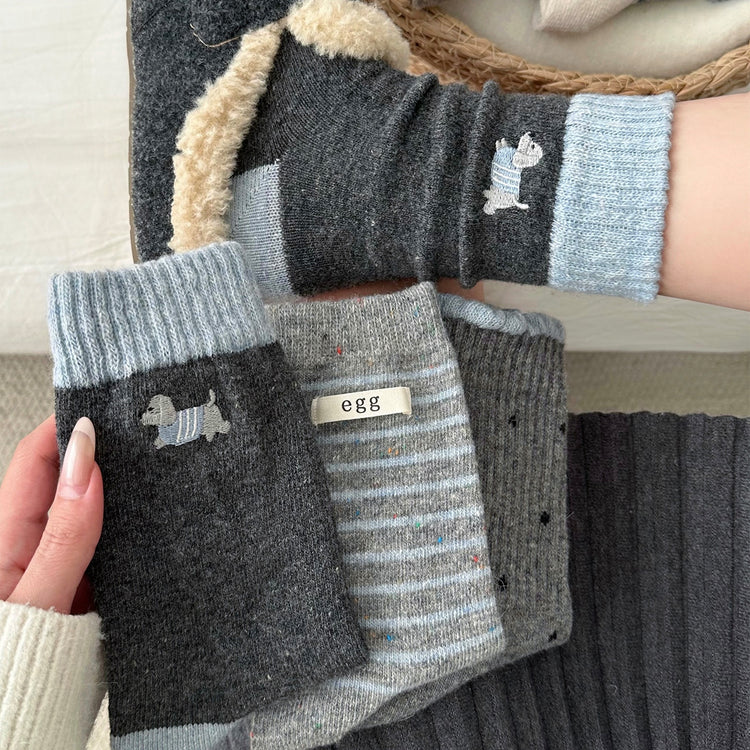 女襪|襪子女士混搭刺繡藍灰色中筒襪冬季加厚保暖親膚舒適羊毛襪「HD25867」25.11-4