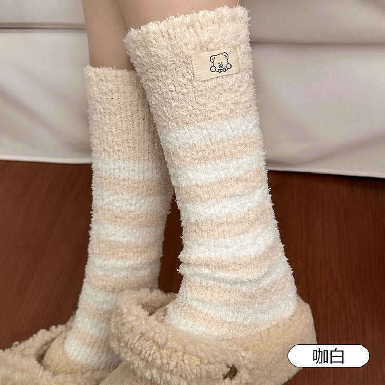 女襪|珊瑚絨小腿襪子女高筒保暖加絨加厚長筒襪秋冬睡眠毛絨絨地板襪「D25864」25.11-4