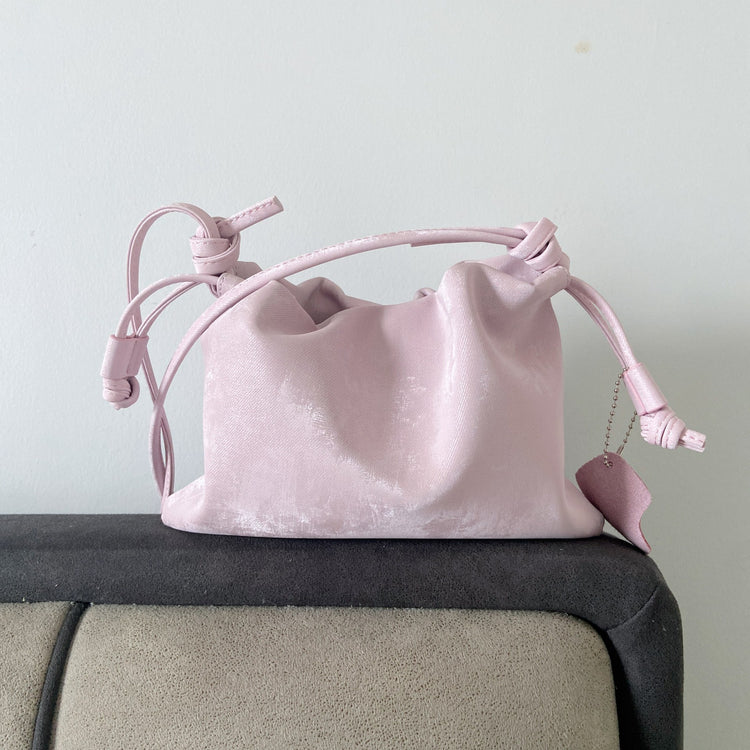 質感真皮|新中式褶皺雲朵包真皮女包時尚簡約包款女抽繩福袋餃子包「2430A」24.04-1