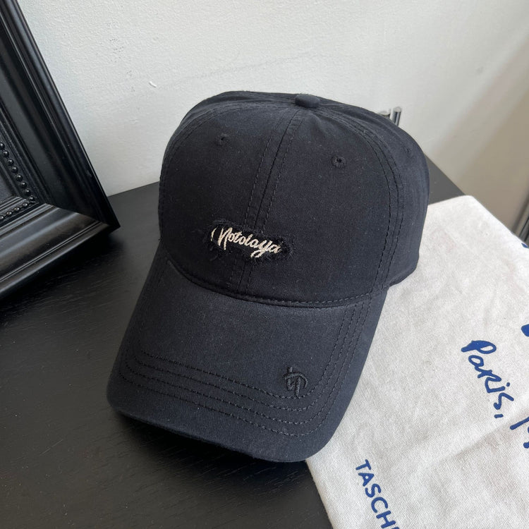 流行帽子|新款字母刺繡棒球帽春秋季韓版百搭簡約純色情情侶校園休閒鴨舌帽「C4893」25.01-2