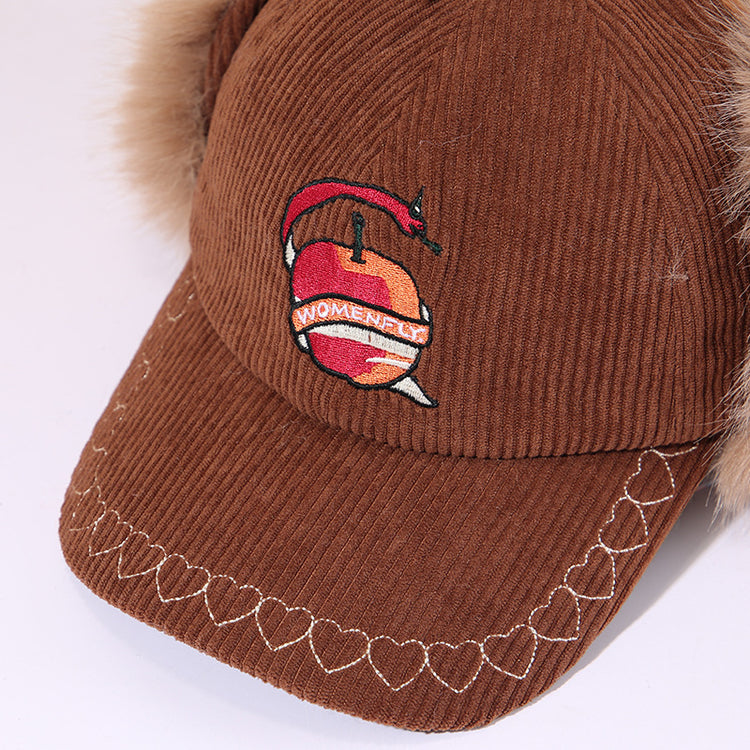 流行帽子|韓版蘋果刺繡帽子女秋冬戶外防風保暖百搭顯臉小鴨舌帽子男「C5759」25.11-1