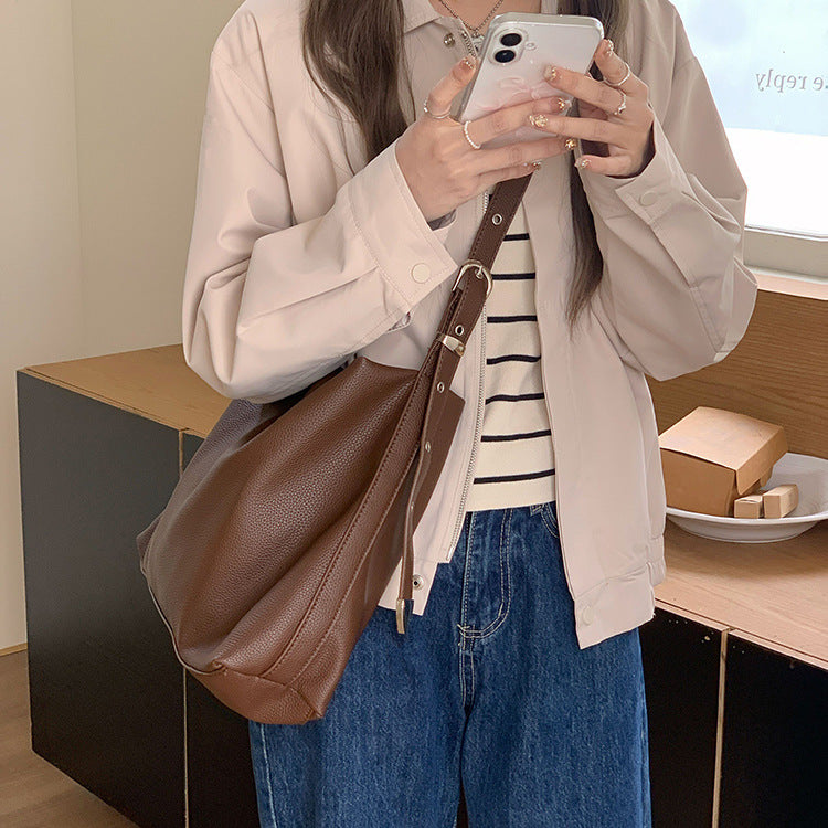 日韓流行 | 美拉德復古斜背包女2025新款潮韓版托特包百搭大容量通勤肩包「D9025」25.09-1
