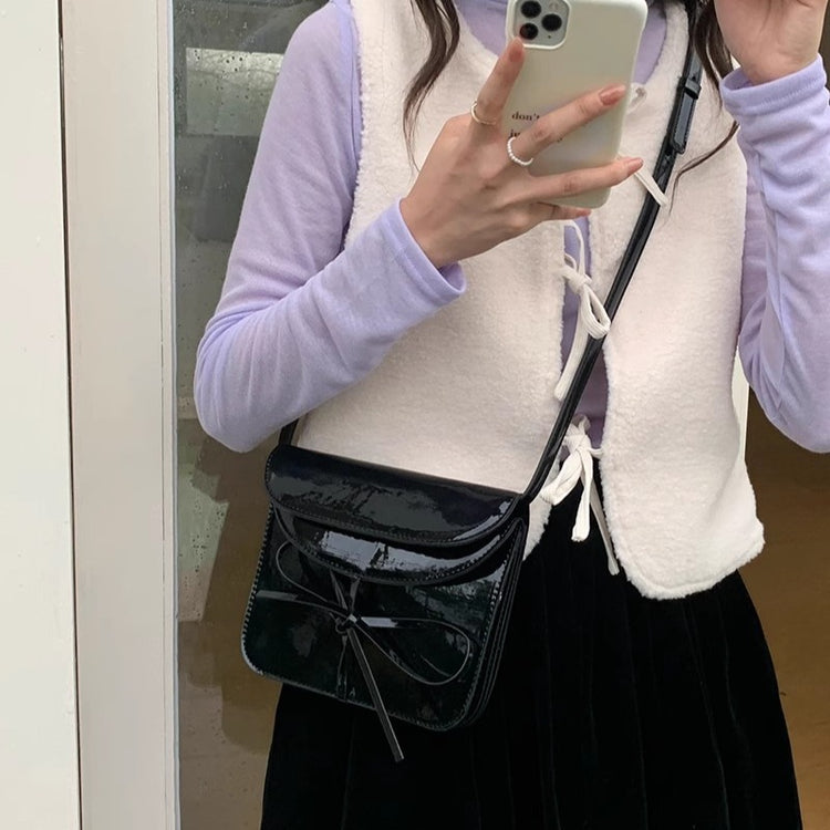 日韓流行|韓國小眾設計包包女2024新款時尚紅色亮面蝴蝶結小方包高級感百搭斜背包「9319#」24.04-1