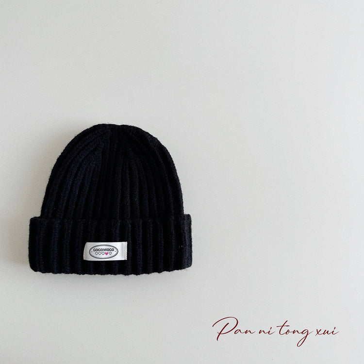流行帽子|24年秋~字母布標純色毛線帽兒童護耳針織冷帽男女童寶寶保暖帽子「3103SG7」24.10-1