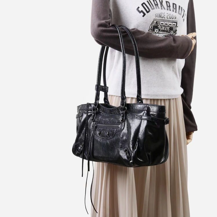 質感真皮|2025新款頭層油臘皮橫款機車包復古鉚釘休閒通勤單肩腋下托特包女「1186-O」25.10-1