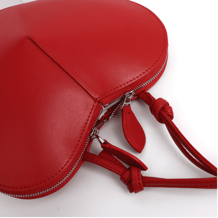 質感真皮|女士新款桃心包包流行爆款時尚超火小眾設計女斜背包愛心腋下包「2462」24.06-1