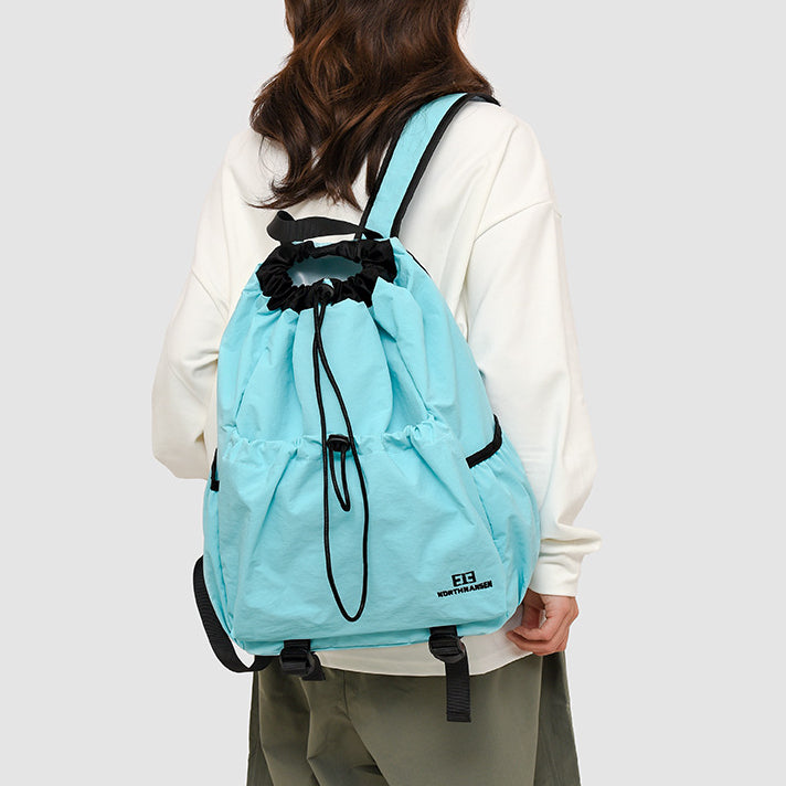 致青春|戶外露營休閒雙肩包輕便運動健身男女背包抽繩設計旅遊登山包「1121-129」25.02-2