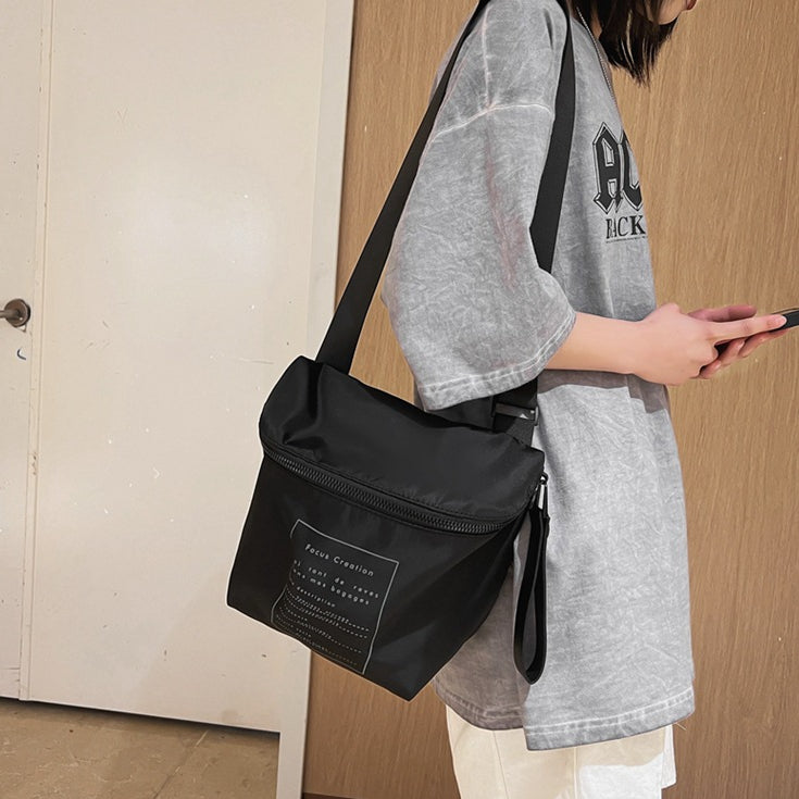 致青春|工裝包2025新款牛津布斜背包女百搭ins運動大容量單肩包網紅布包「8812-118」25.01-1