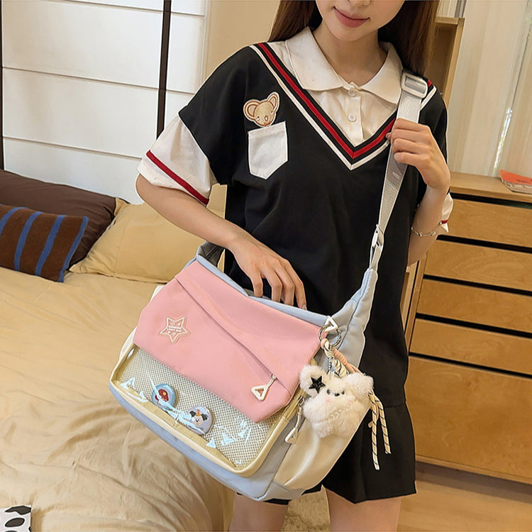致青春|二次元吧唧痛包日系ins大容量純色百搭郵差包透明休閒通勤單肩包「2752-125」25.05-3