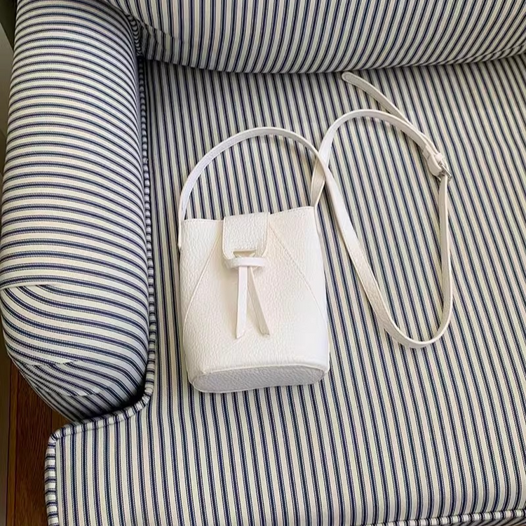 日韓流行|手機包女斜挎2024新款洋氣豎款小包包散步放手機的可愛小巧小挎包「9440#」24.07-3