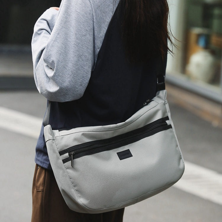 致青春|潮牌帆布包大容量單肩包男休閒時尚斜挎包工裝風簡約郵差挎包「6993-280」24.03-4