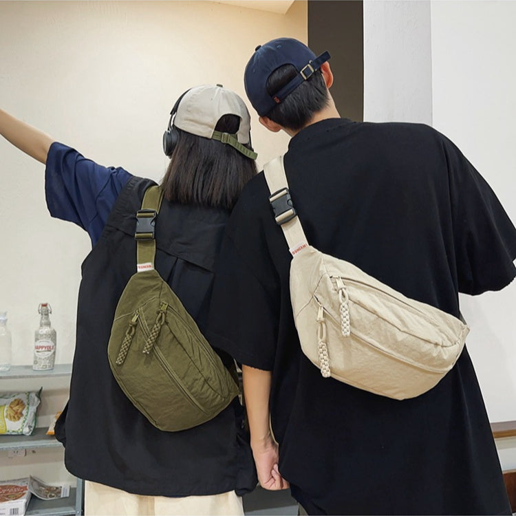 致青春|斜背包男日系休閒潮牌運動胸包大容量情侶款包包通勤出行單肩包「80658-116」25.04-3