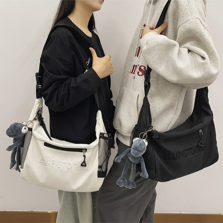 致青春|簡約百搭肩包潮酷少女學生斜背包輕便外出休閒旅行大容量斜背包「229-122」24.12-5