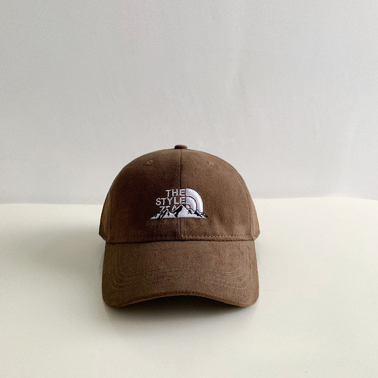 流行帽子|字母刺繡山峰棒球帽韓版顯臉小休閒百搭水洗春秋男女情侶鴨舌帽子「Q9343C」24.10-2