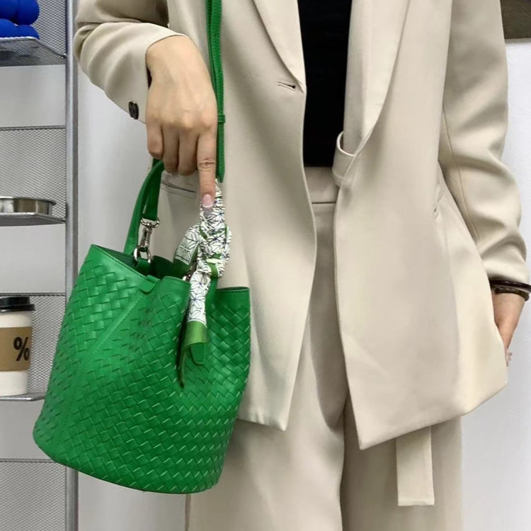 質感真皮 | 編織牛皮水桶包女斜背包大容量高級感真皮菜籃子手提包女通勤單肩「6006」24.08-4