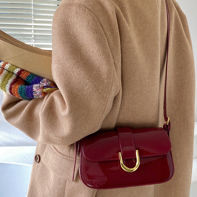 日韓流行|高級感包女2024新款復古酒紅色馬蹄扣時尚手提腋下包單肩斜挎包「9306#」24.03-1