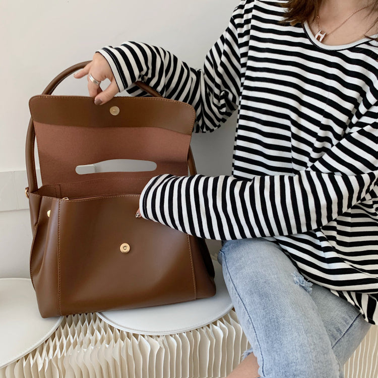 日韓流行｜2025新款潮秋冬歐美時尚高級感單肩手提托特包百搭復古翻蓋腋下包「8500#」25.11-2