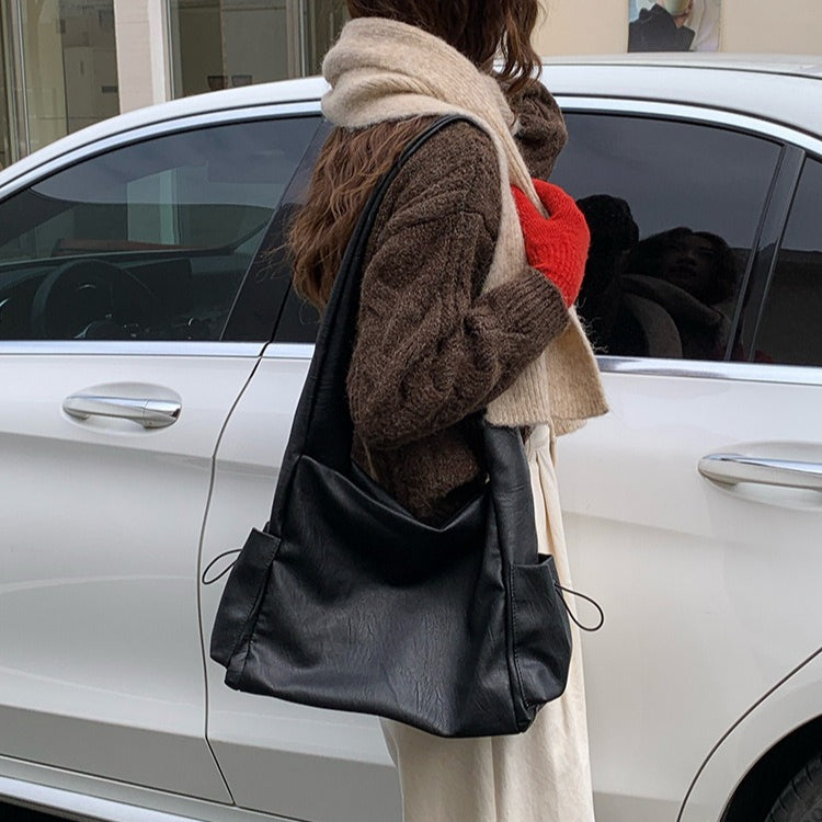 日韓流行｜韓版大容量托特包女2025秋冬打結復古慵懶軟皮質感單肩斜挎包「D9042」25.11-1