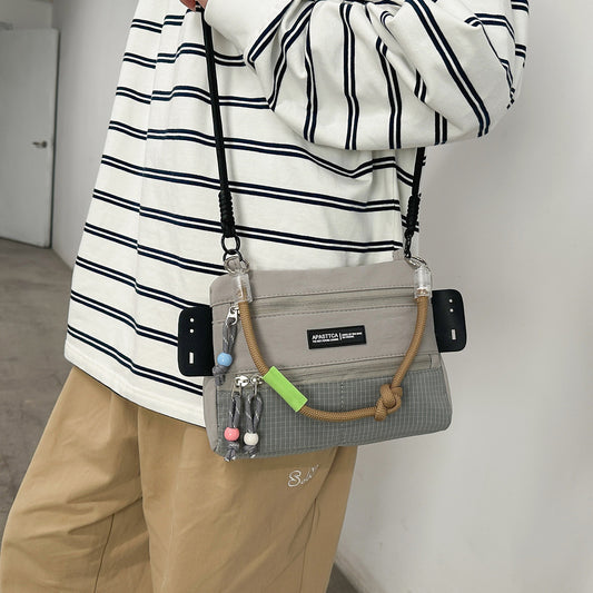 致青春｜時尚百搭單肩包輕便潮流時尚斜挎包戶外運動通勤手機零錢包「303-118」25.11-4