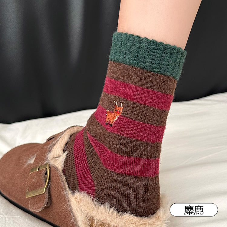 女襪｜襪子女士冬季加厚保暖親膚舒適羊毛襪ins潮卡通刺繡聖誕襪「YM2357」25.12-2
