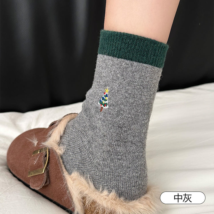 女襪｜襪子女士冬季加厚保暖親膚舒適羊毛襪ins潮卡通刺繡聖誕襪「YM2357」25.12-2