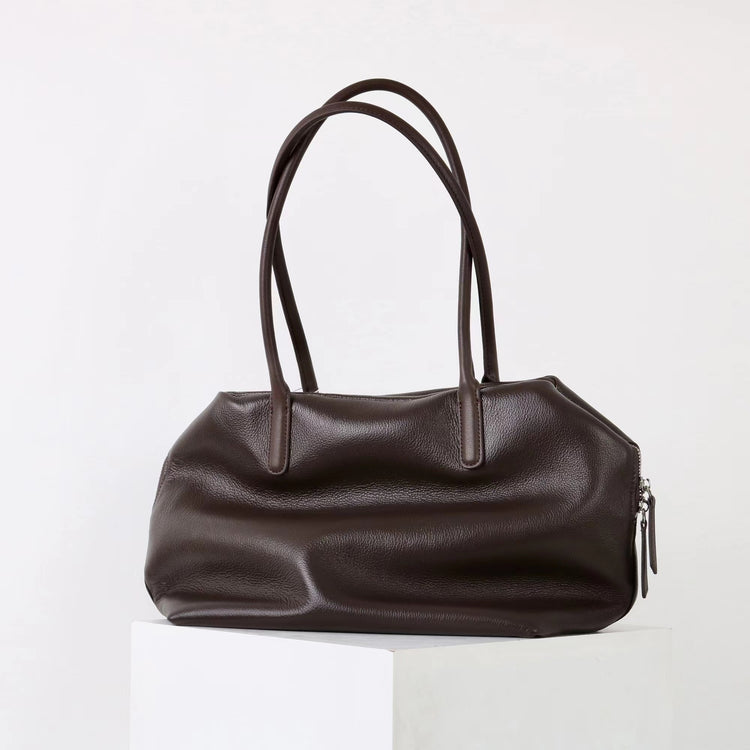 質感真皮｜2025新頭層牛皮大容量手提輕奢單肩包休閒通勤高級感腋下托特包「6166」25.11-2