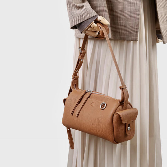 質感真皮｜2025新款輕奢小眾高級感頭層牛皮枕頭相機包輕便簡約通勤百搭單肩包「OS53107」25.11-3