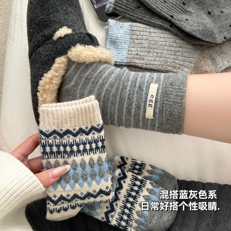 女襪｜襪子女士混搭刺繡藍灰色中筒襪冬季加厚保暖親膚舒適羊毛襪「HD25867」25.11-4