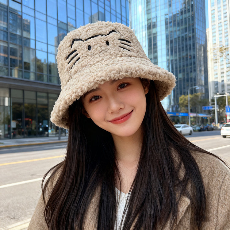 流行帽子｜韓國東大門冬季新款帽子女羊羔毛小貓刺繡漁夫帽顯臉小保暖水桶帽「C5767」25.11-1